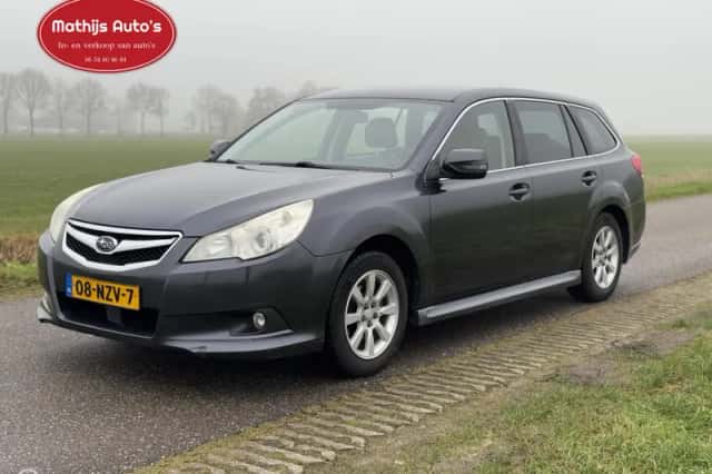 Subaru Legacy (2011) thumbnail 3