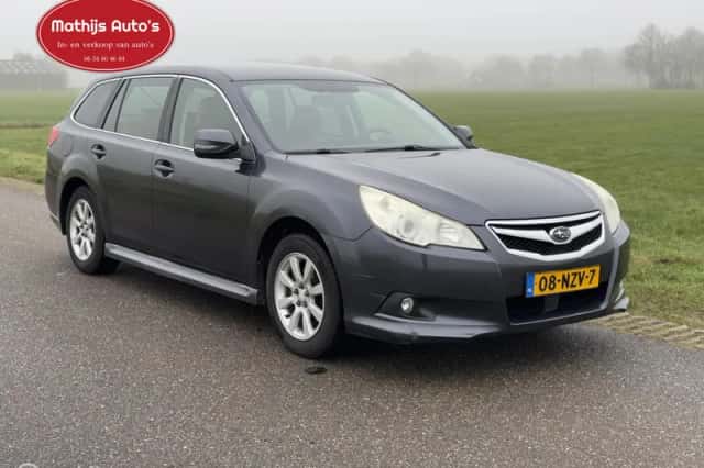 Subaru Legacy (2011) thumbnail 5