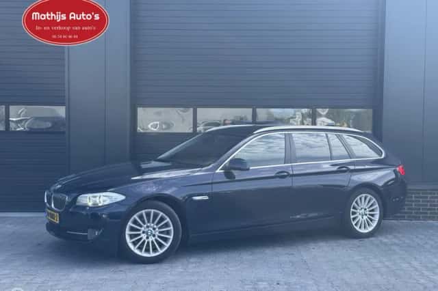 BMW 5-Serie (2011) thumbnail 1