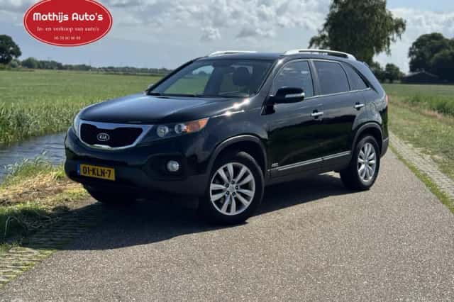 Kia Sorento (2010) thumbnail 1