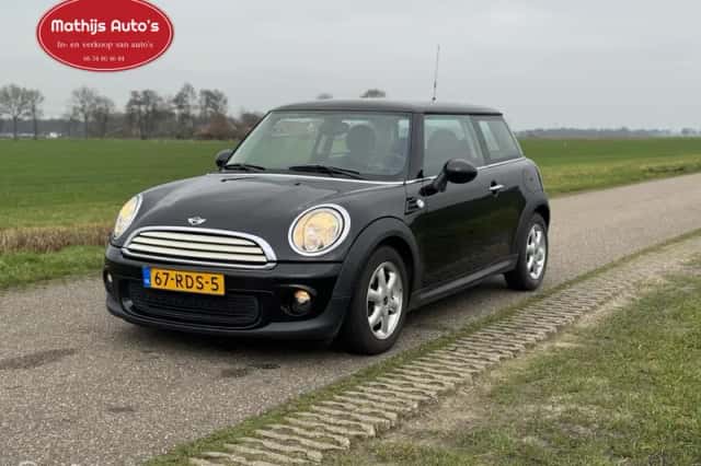 MINI One (2011) thumbnail 3