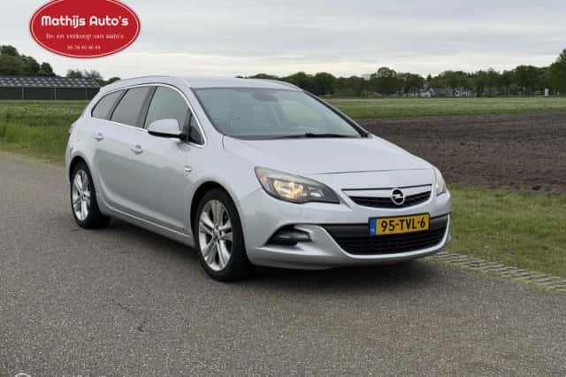 Opel Astra (2012) thumbnail 6