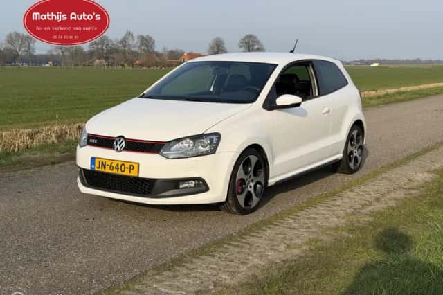 Volkswagen Polo (2011) thumbnail 3