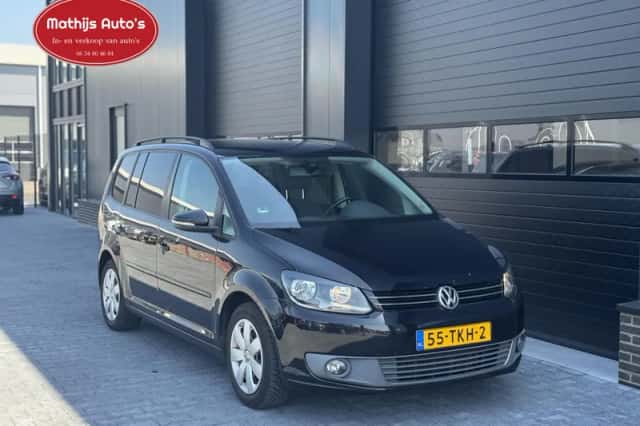 Volkswagen Touran (2012) thumbnail 2