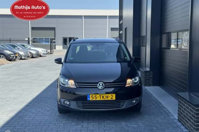 Volkswagen Touran (2012) thumbnail 6