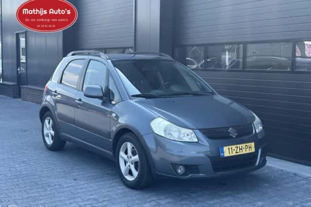 Suzuki SX4 (2008) thumbnail 4