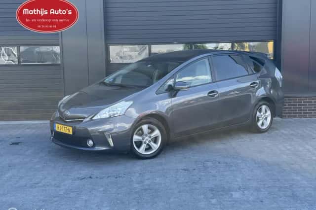 Toyota Prius (2013) thumbnail 1