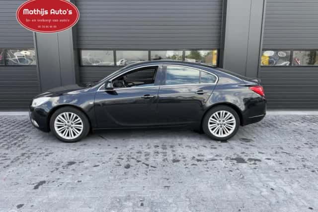 Opel Insignia (2013) thumbnail 2