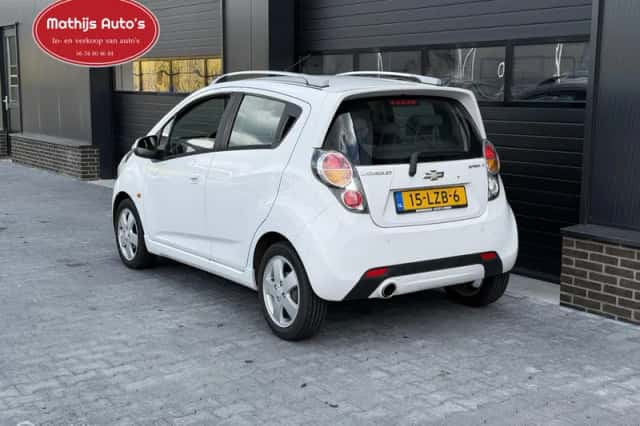 Chevrolet Spark (2010) thumbnail 4