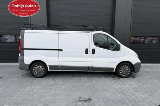 Opel Vivaro (2008) thumbnail 5