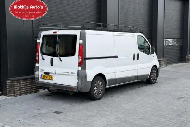 Opel Vivaro (2008) thumbnail 6