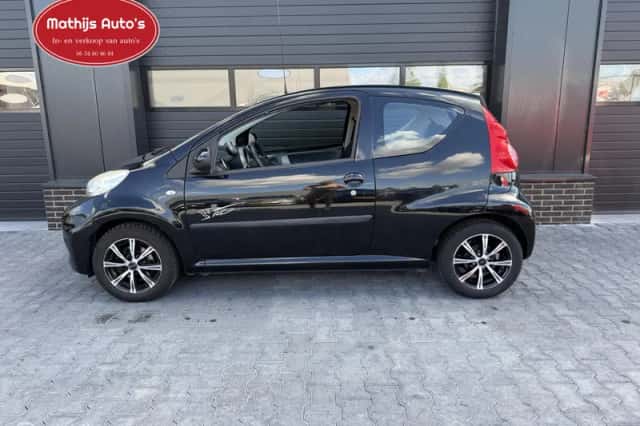Peugeot 107 (2012) thumbnail 3