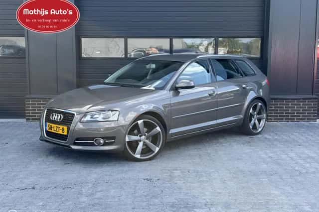 Audi A3 (2010) thumbnail 1
