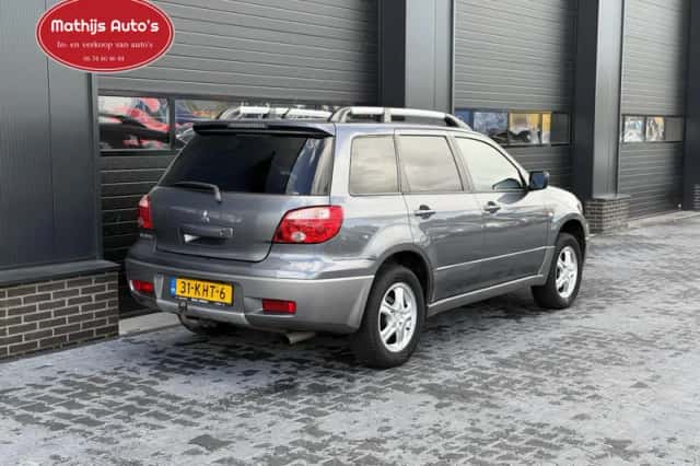 Mitsubishi Outlander (2009) thumbnail 5