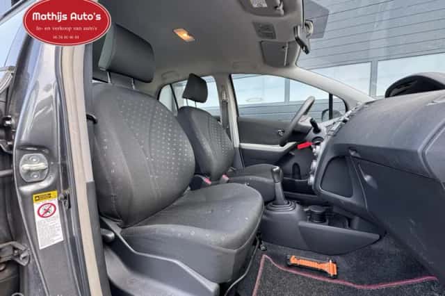 Toyota Yaris (2009) thumbnail 4
