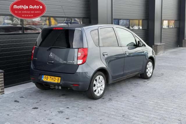 Mitsubishi Colt (2012) thumbnail 5