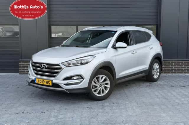 Hyundai Tucson (2015) thumbnail 1