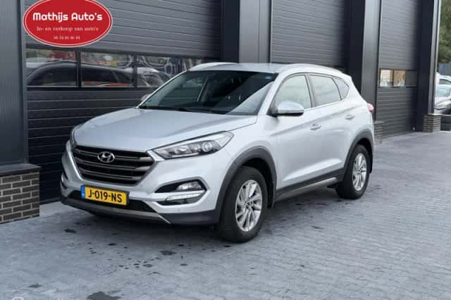 Hyundai Tucson (2015) thumbnail 4