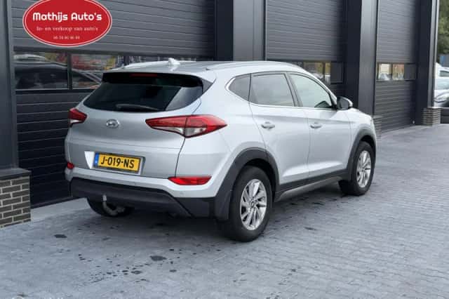 Hyundai Tucson (2015) thumbnail 6