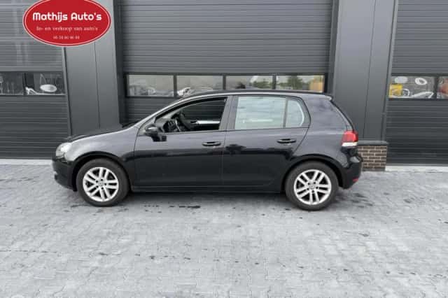 Volkswagen Golf (2009) thumbnail 2