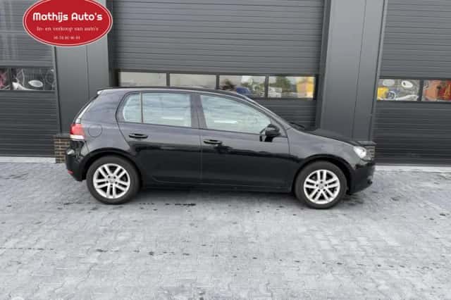 Volkswagen Golf (2009) thumbnail 4