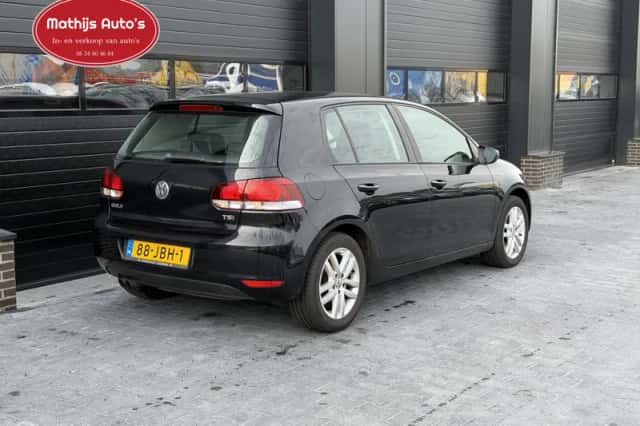 Volkswagen Golf (2009) thumbnail 5