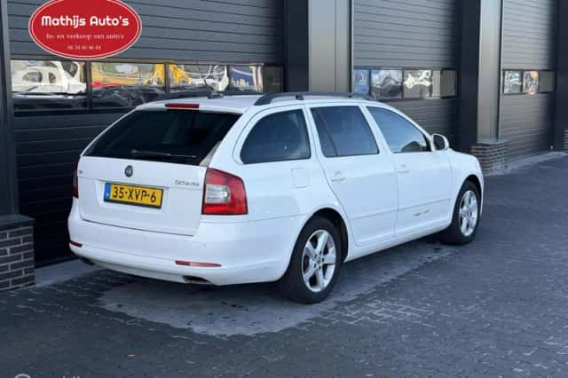 Škoda Octavia (2012) thumbnail 6