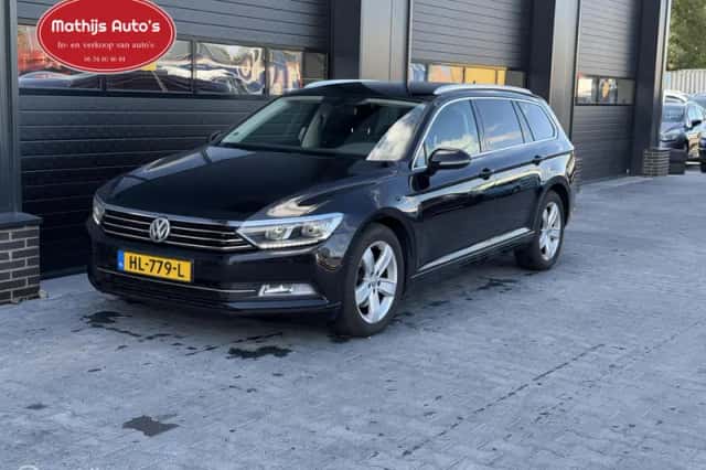Volkswagen Passat (2015) thumbnail 4
