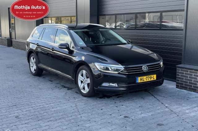 Volkswagen Passat (2015) thumbnail 5