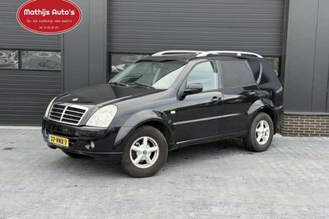 SsangYong Rexton (2008) thumbnail 1