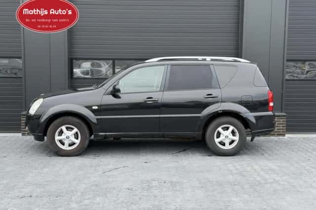 SsangYong Rexton (2008) thumbnail 2