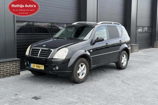 SsangYong Rexton (2008) thumbnail 4