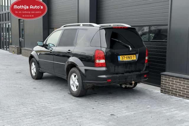 SsangYong Rexton (2008) thumbnail 6