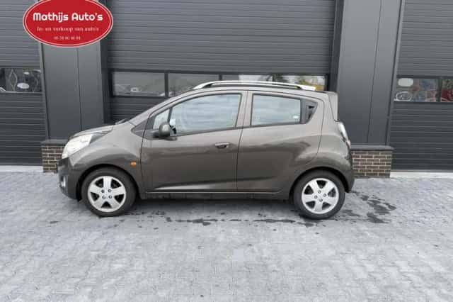 Chevrolet Spark (2010) thumbnail 3