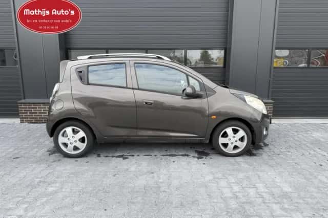Chevrolet Spark (2010) thumbnail 6
