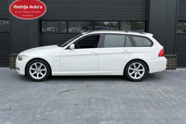 BMW 3-Serie (2009) thumbnail 2