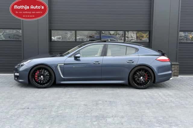 Porsche Panamera (2009) thumbnail 2