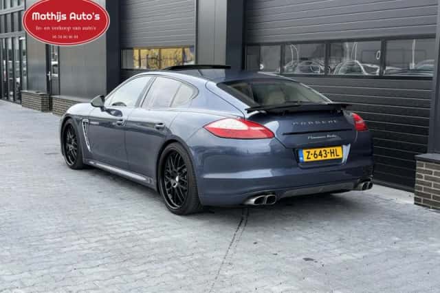 Porsche Panamera (2009) thumbnail 4