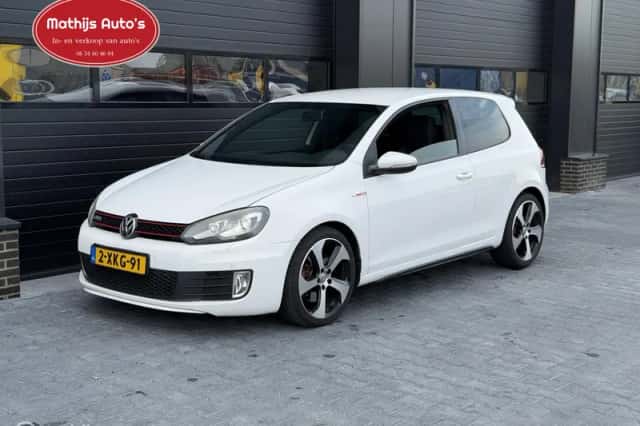 Volkswagen Golf (2009) thumbnail 5