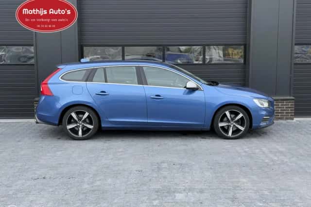 Volvo V60 (2018) thumbnail 3