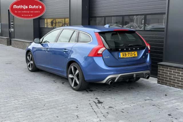 Volvo V60 (2018) thumbnail 5
