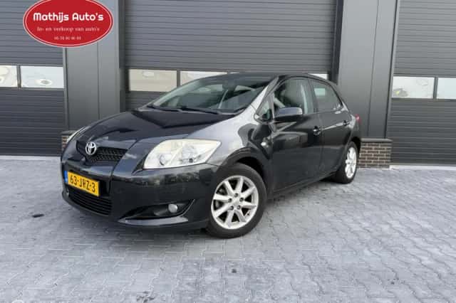 Toyota Auris (2009) thumbnail 1