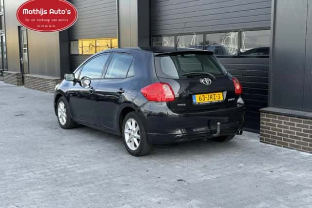 Toyota Auris (2009) thumbnail 5