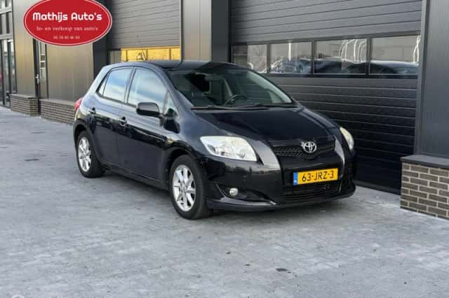 Toyota Auris (2009) thumbnail 6
