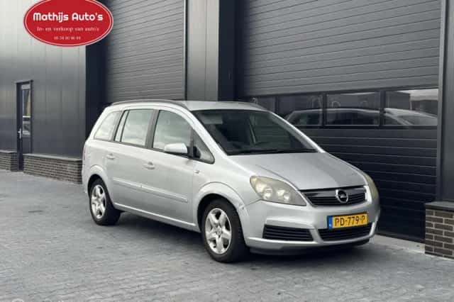 Opel Zafira (2006) thumbnail 5