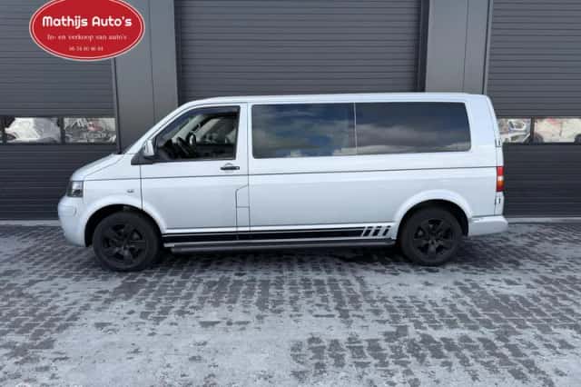 Volkswagen Transporter (2008) thumbnail 2