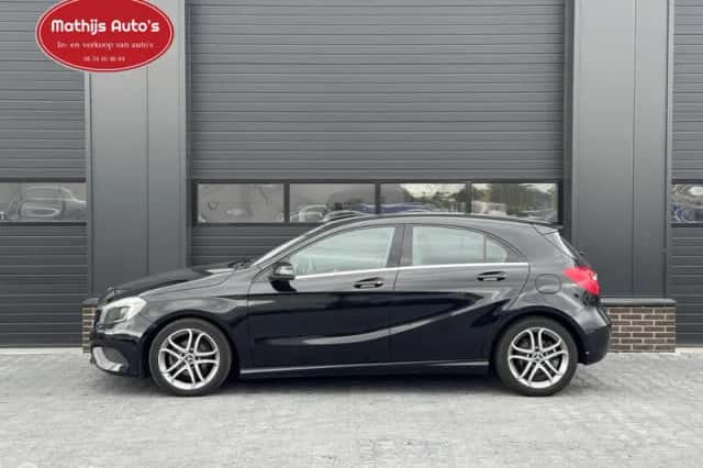 Mercedes-Benz A-Klasse (2013) thumbnail 2