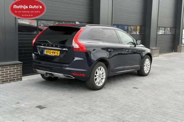 Volvo XC60 (2015) thumbnail 6