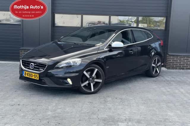 Volvo V40 (2013) thumbnail 1