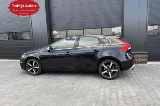 Volvo V40 (2013) thumbnail 2